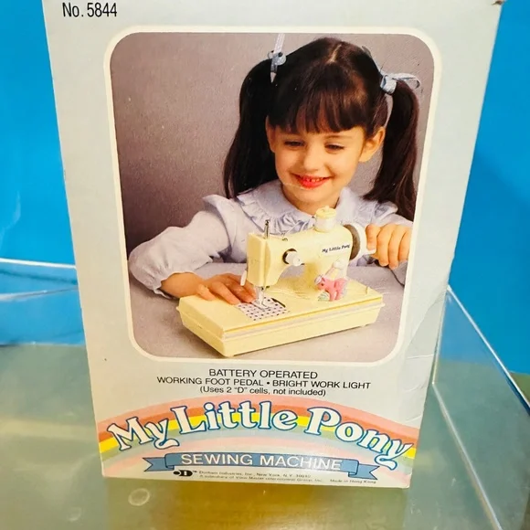 MY LITTLE PONY G1 VTG 1984 FIREFLY SEWING MACHINE & FOOT PETAL LIGHTS UP & RUNS - Picture 11 of 13